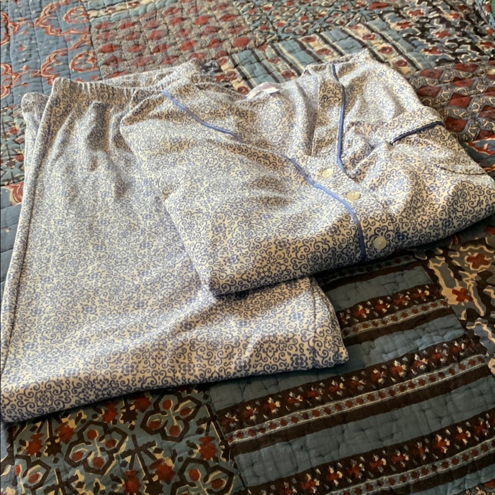 Ladies long sleeve sleepwear / nwt